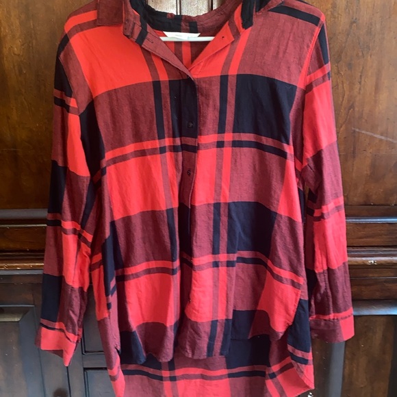 Black and red plaid button up - Picture 3 of 5